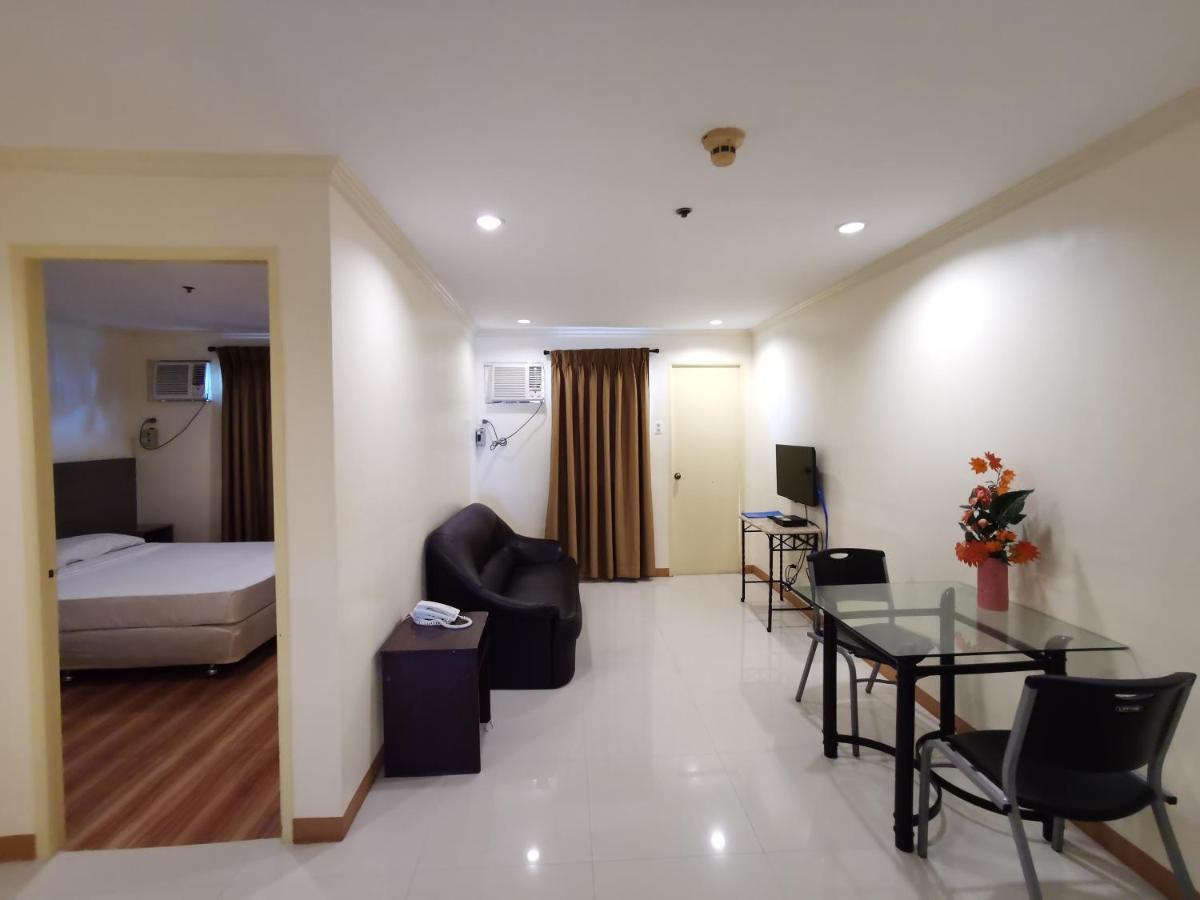 Metro Park Hotel - Cebu City Esterno foto