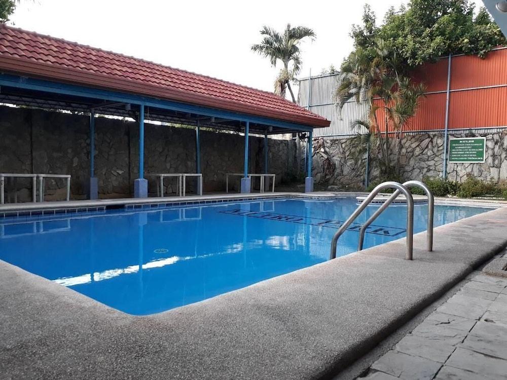 Metro Park Hotel - Cebu City Esterno foto
