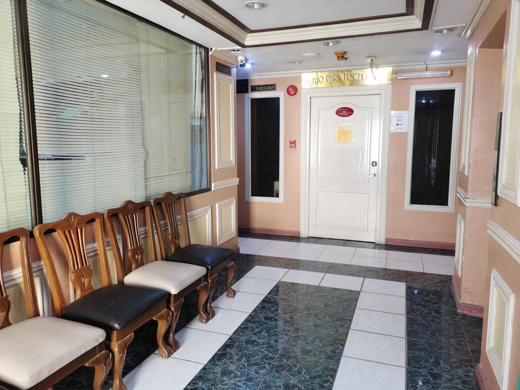 Metro Park Hotel - Cebu City Esterno foto