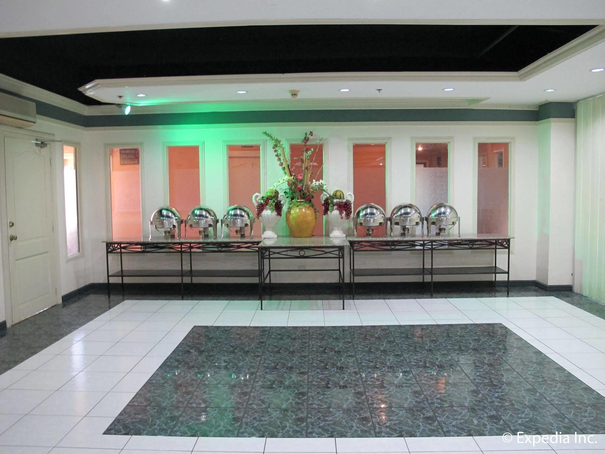 Metro Park Hotel - Cebu City Esterno foto