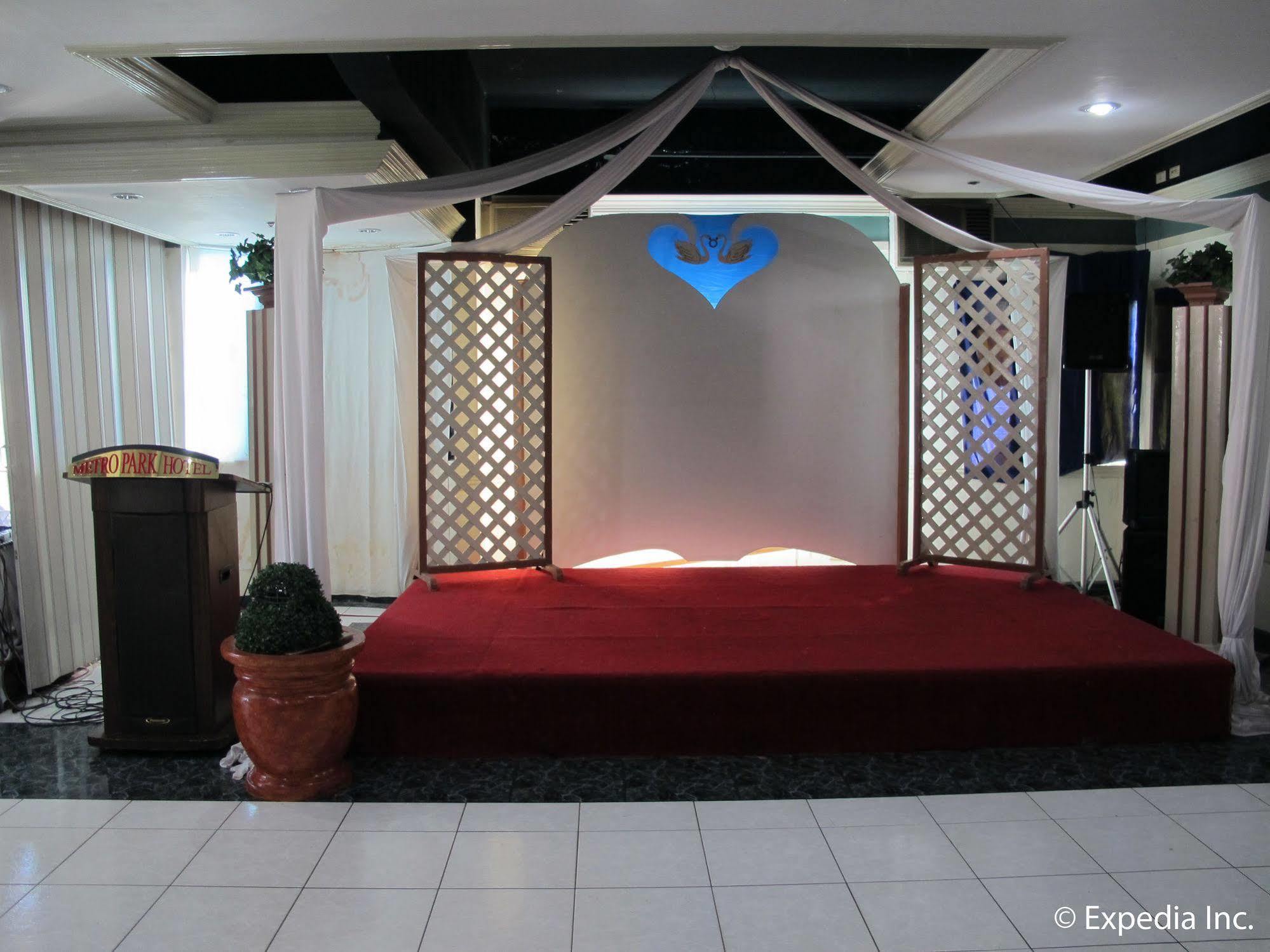Metro Park Hotel - Cebu City Esterno foto